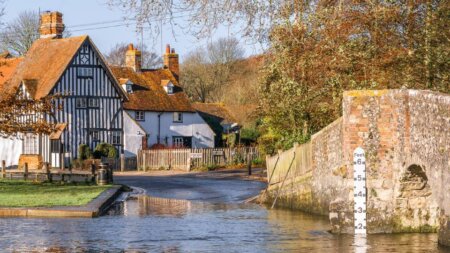 Kent town and river